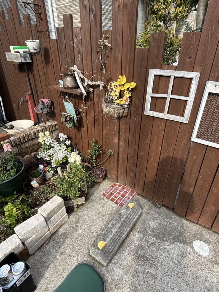 可愛らしい、ナチュラルな全体のテイストにも調和する、モルタル。