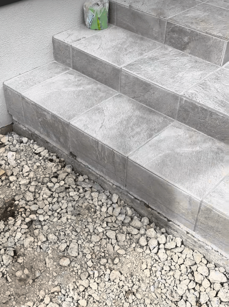 階段でタイルを使った施工事例